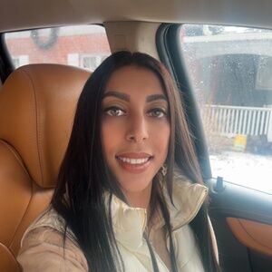 Meet your Posher, Cassandra